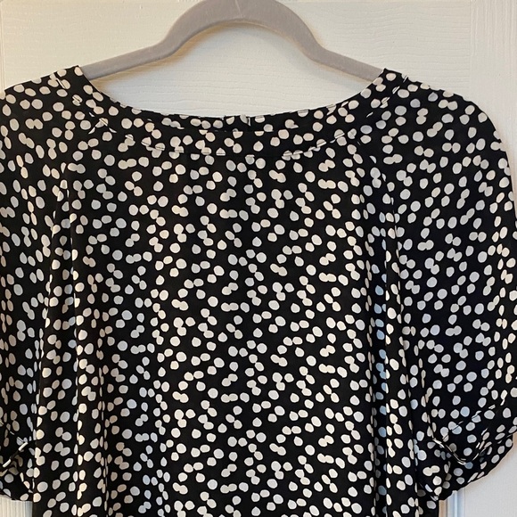 Classic Banana Republic Black and White Dot Blouse, Work-Friendly - Picture 3 of 6